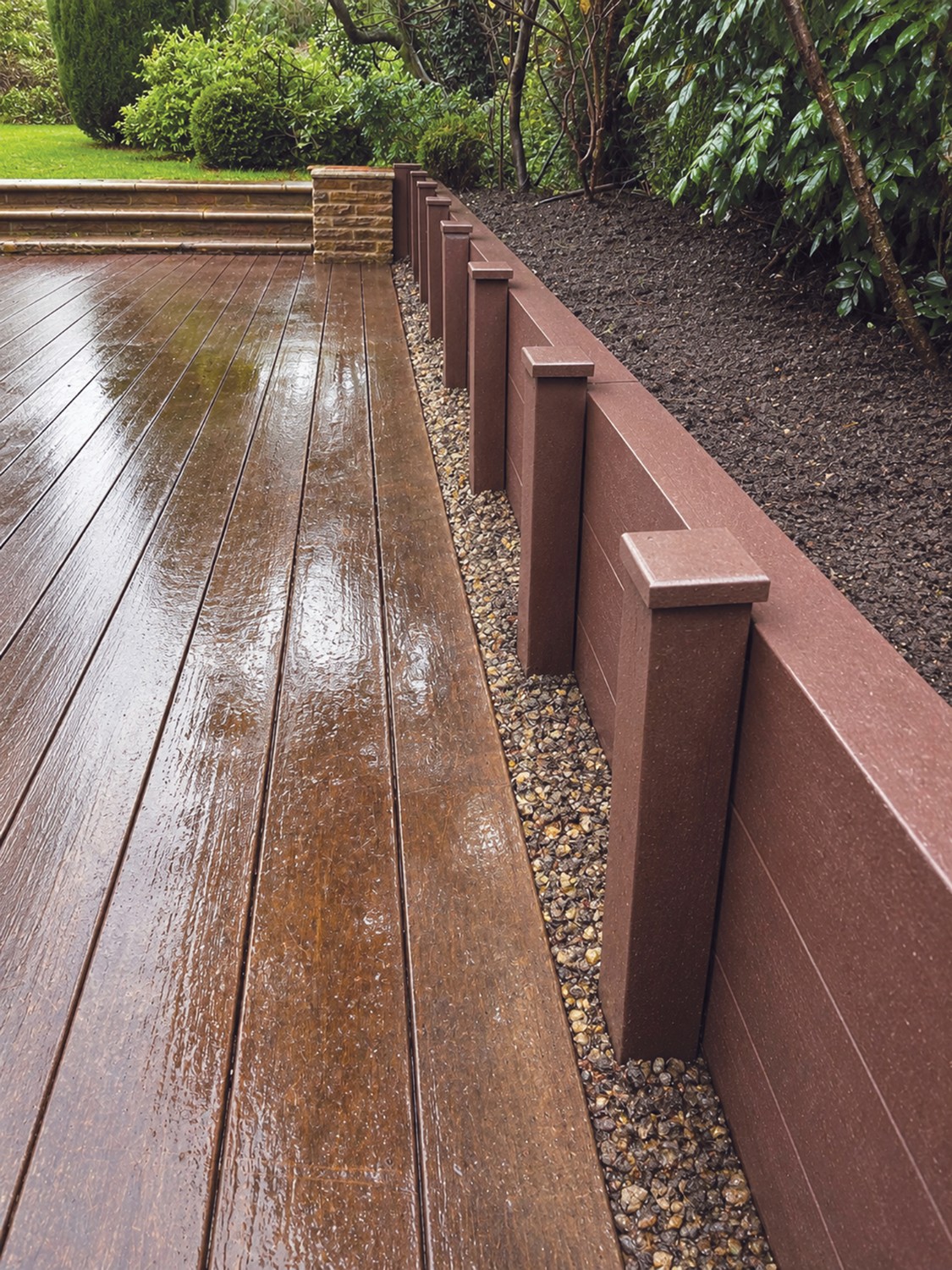 Image of andel_floodwall_decking_wall.jpg